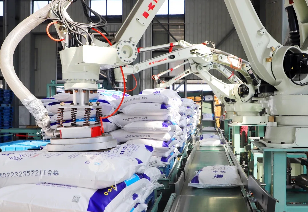 服務(wù)春耕：四川美豐打好保供「主動(dòng)仗」