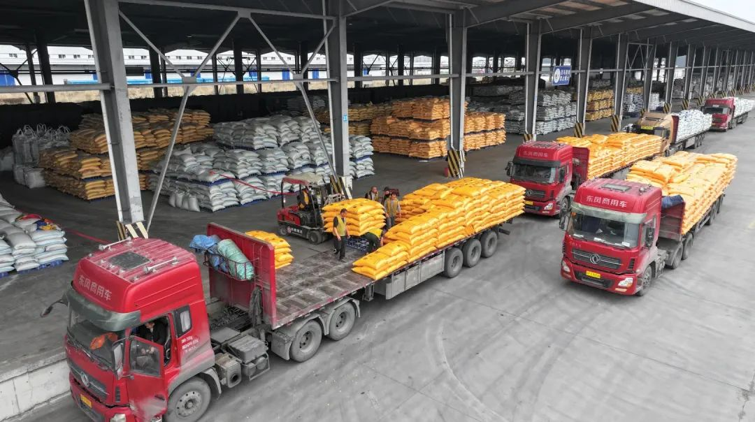 四川農(nóng)村日報(bào)：四川美豐力保農(nóng)資供應(yīng)不斷檔