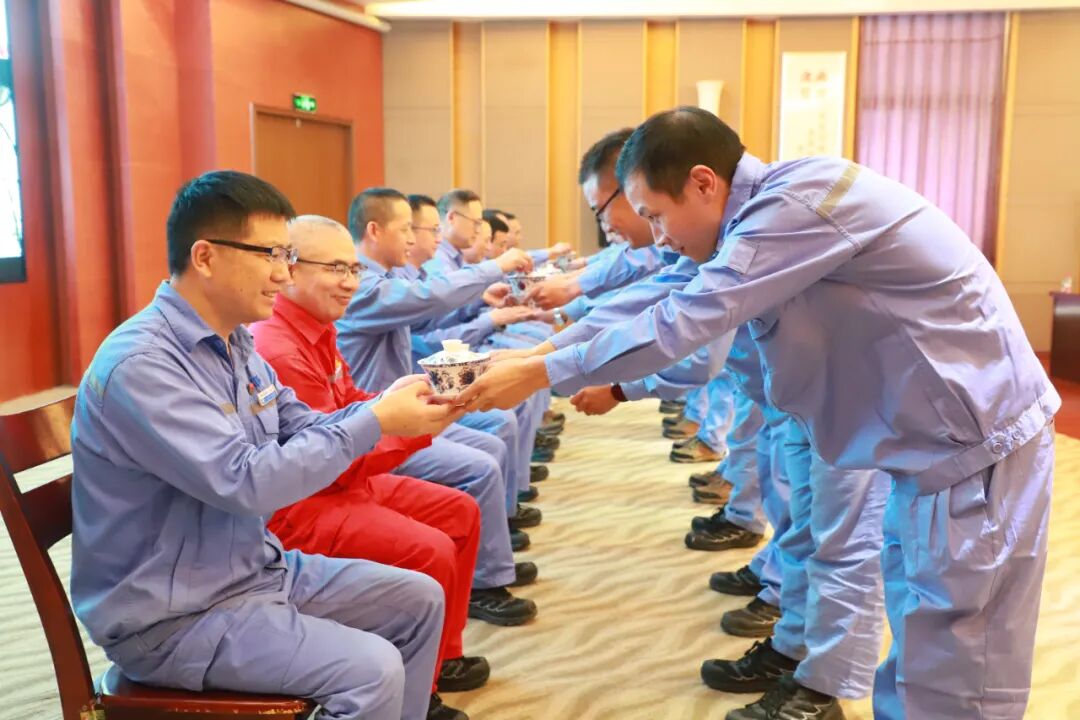 各單位開(kāi)展師帶徒拜師儀式